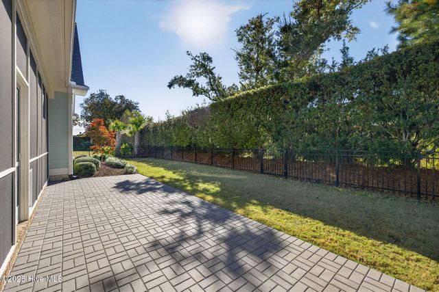 5010 Dockside Drive, Wilmington, NC 28409