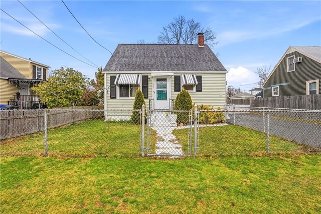 26 Pembroke Avenue, Pawtucket, RI 02860