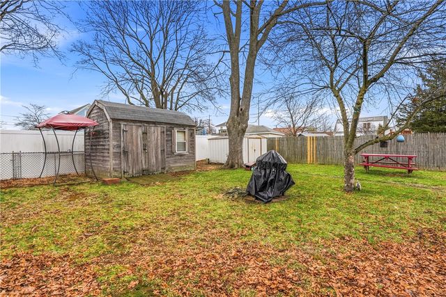 26 Pembroke Avenue, Pawtucket, RI 02860