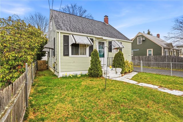 26 Pembroke Avenue, Pawtucket, RI 02860