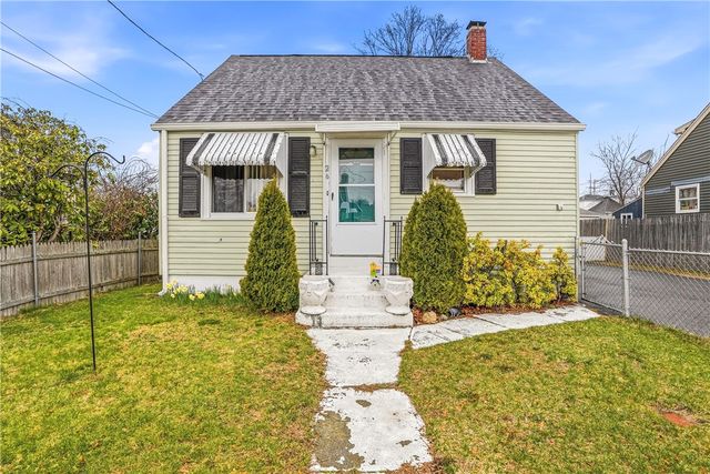 26 Pembroke Avenue, Pawtucket, RI 02860