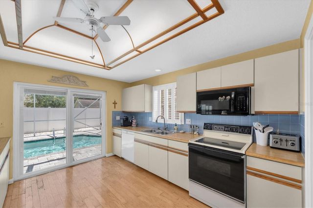 10900 63RD WAY N, Pinellas Park, FL 33782