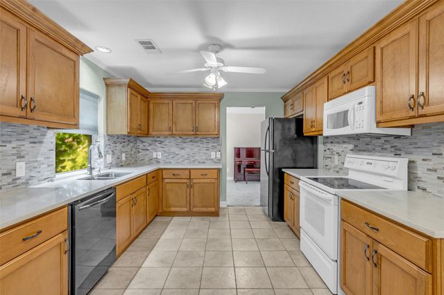 8122 Perch, Baytown, TX 77523