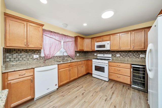 152 Oakhurst Road, Matteson, IL 60443