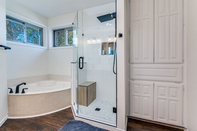 933 SLEEPY HOLLOW Drive, Cedar Hill, TX 75104