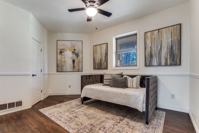 933 SLEEPY HOLLOW Drive, Cedar Hill, TX 75104