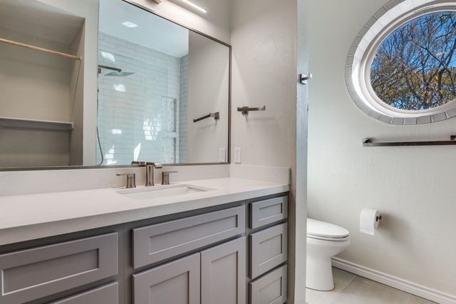 933 SLEEPY HOLLOW Drive, Cedar Hill, TX 75104