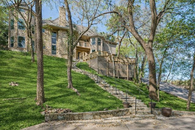 933 SLEEPY HOLLOW Drive, Cedar Hill, TX 75104