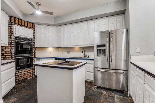 933 SLEEPY HOLLOW Drive, Cedar Hill, TX 75104