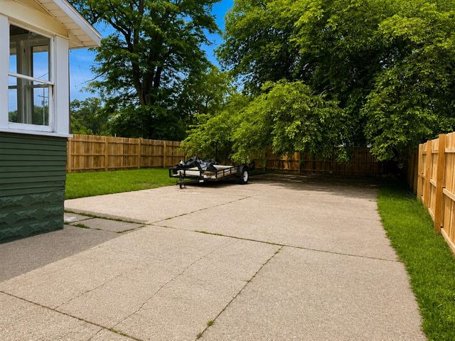 657 Allen Avenue, Muskegon, MI 49442