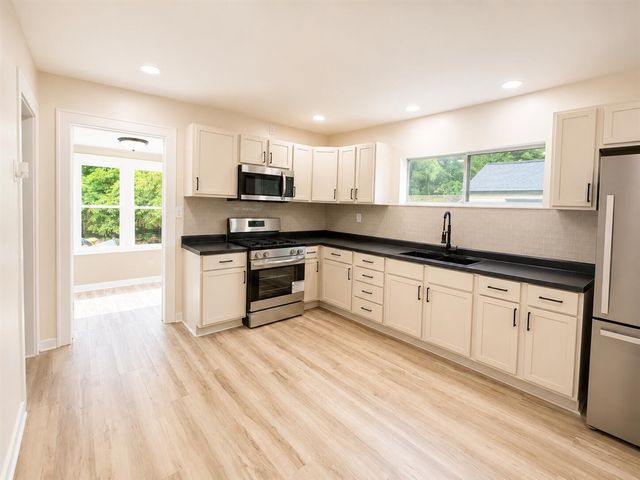 657 Allen Avenue, Muskegon, MI 49442