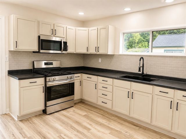657 Allen Avenue, Muskegon, MI 49442