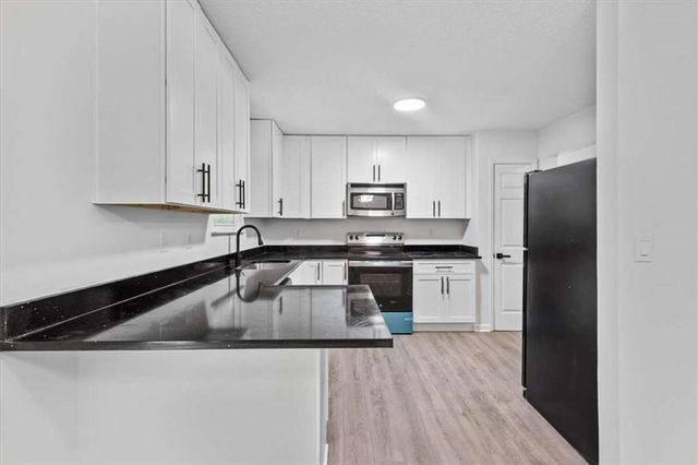 2152 Cedar Creek Lane, Lithia Springs, GA 30122