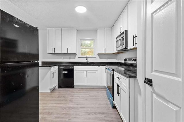 2152 Cedar Creek Lane, Lithia Springs, GA 30122