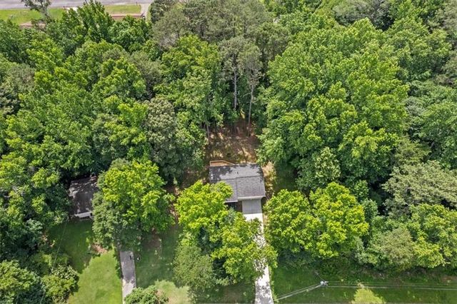 2152 Cedar Creek Lane, Lithia Springs, GA 30122