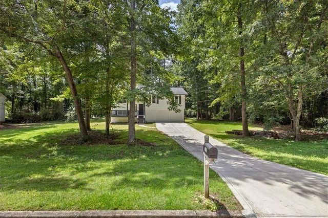 2152 Cedar Creek Lane, Lithia Springs, GA 30122