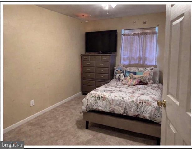 412 W THIRTY SECOND ST, Wilmington, DE 19802