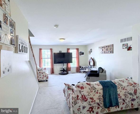 412 W THIRTY SECOND ST, Wilmington, DE 19802