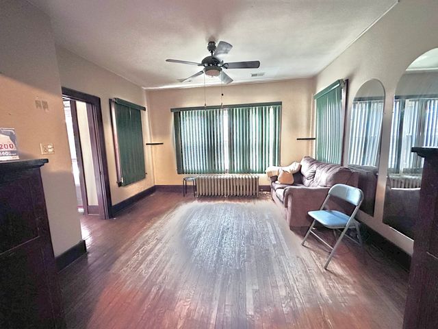 4824 S Tripp Avenue, Chicago, IL 60632