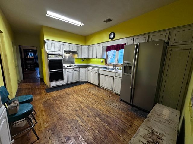 4824 S Tripp Avenue, Chicago, IL 60632