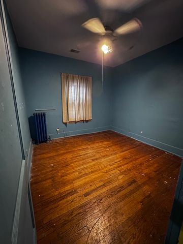 4824 S Tripp Avenue, Chicago, IL 60632