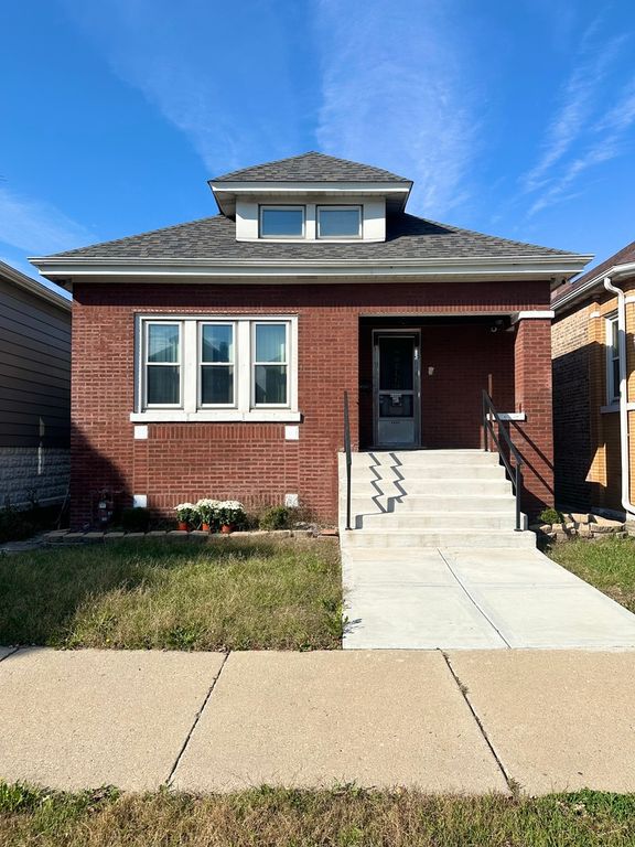 4824 S Tripp Avenue, Chicago, IL 60632