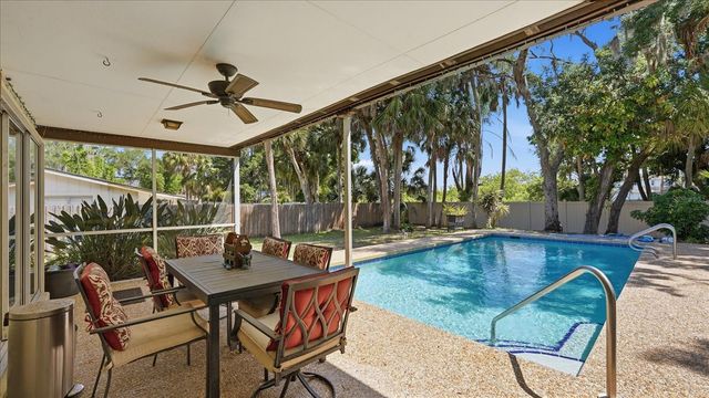1929 PAR PLACE, Sarasota, FL 34240