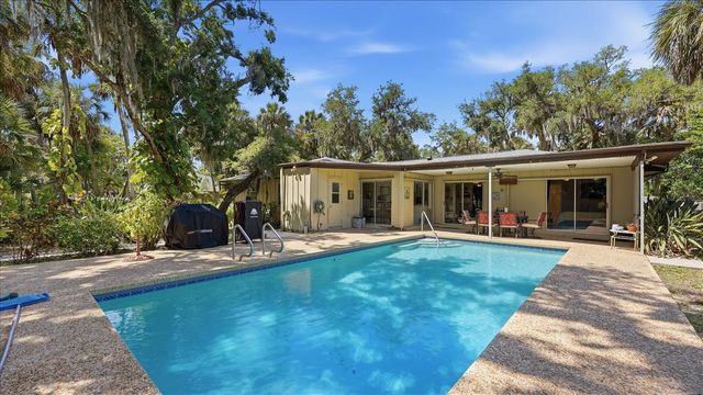 1929 PAR PLACE, Sarasota, FL 34240