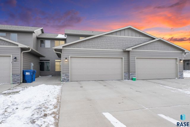 227 E Ivy Rd Road, Tea, SD 57064