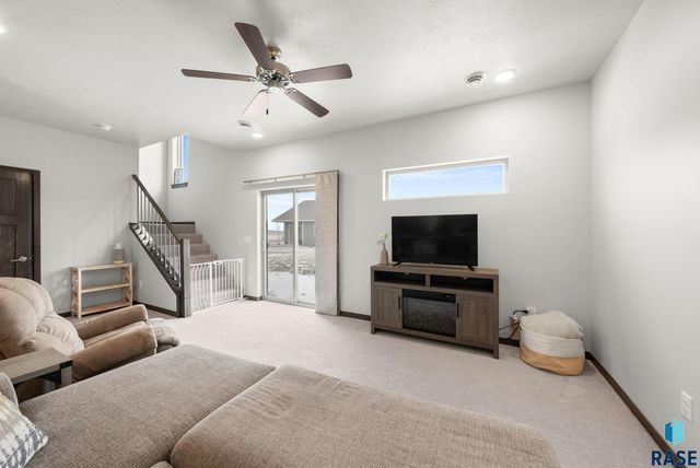 227 E Ivy Rd Road, Tea, SD 57064