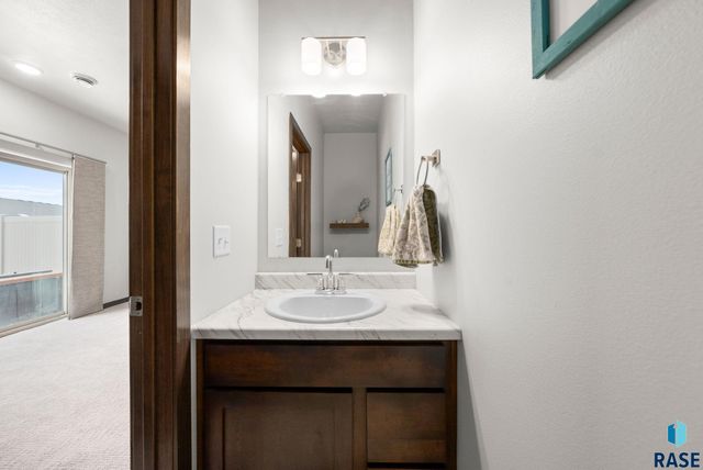 227 E Ivy Rd Road, Tea, SD 57064