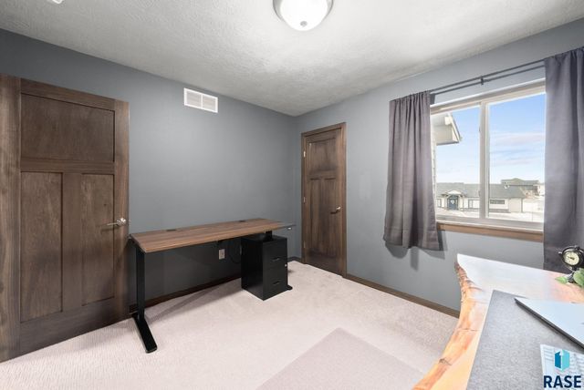 227 E Ivy Rd Road, Tea, SD 57064