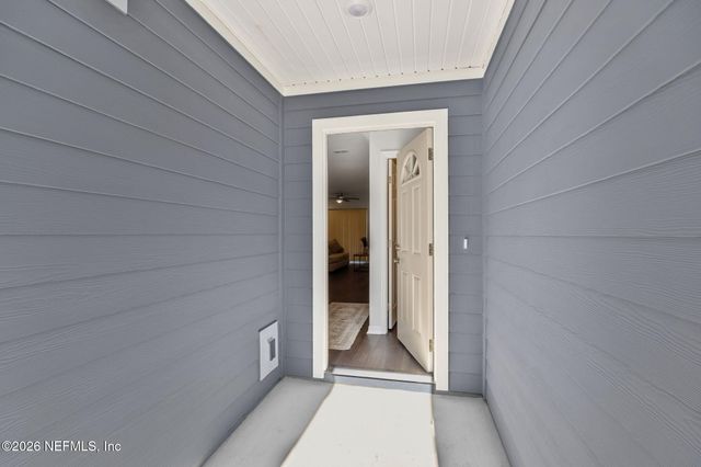 8649 NUSSBAUM Drive, Jacksonville, FL 32210