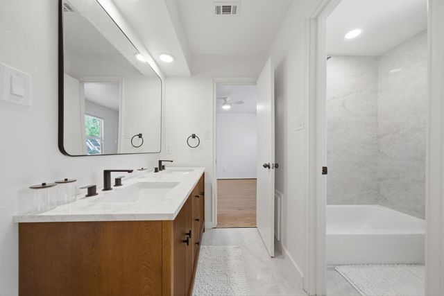 5610 Court Of Lions Street, Houston, TX 77069