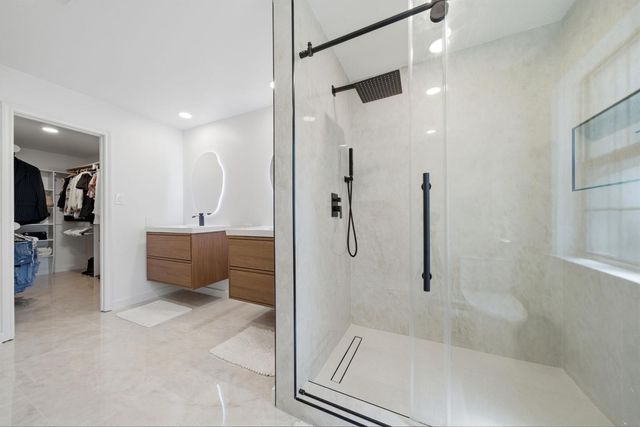 5610 Court Of Lions Street, Houston, TX 77069