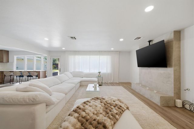 5610 Court Of Lions Street, Houston, TX 77069