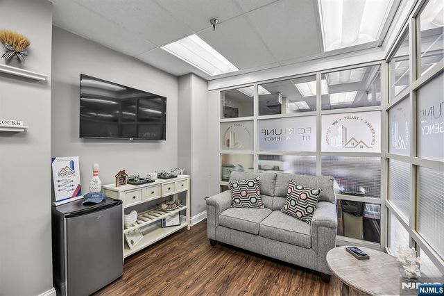 39 Woodland Road, Roseland, NJ 07068