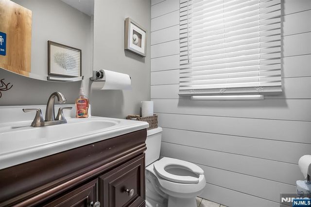 39 Woodland Road, Roseland, NJ 07068