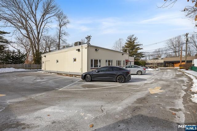 39 Woodland Road, Roseland, NJ 07068