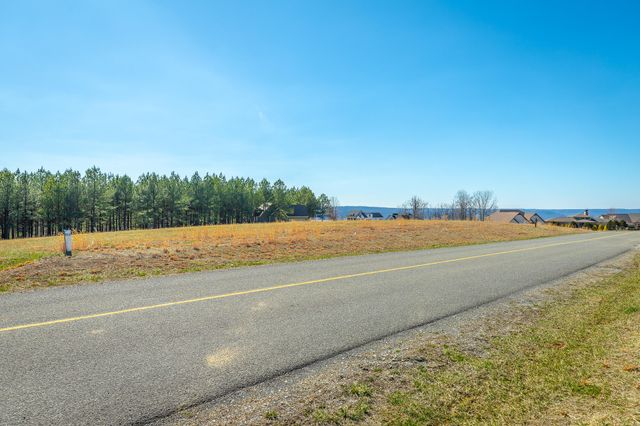 215 Deer Run Drive Jh215, Jasper, TN 37347