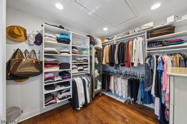 100 Browning Rd, Millburn Twp., NJ 07078