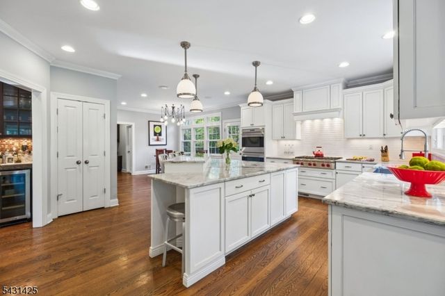 100 Browning Rd, Millburn Twp., NJ 07078