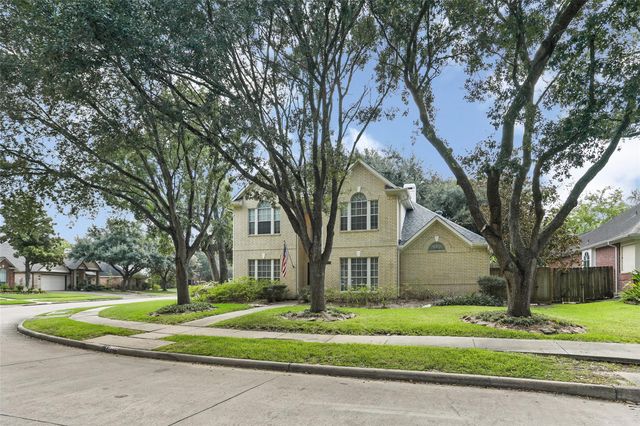 1726 Rustic Oak Lane, Seabrook, TX 77586
