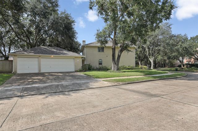 1726 Rustic Oak Lane, Seabrook, TX 77586