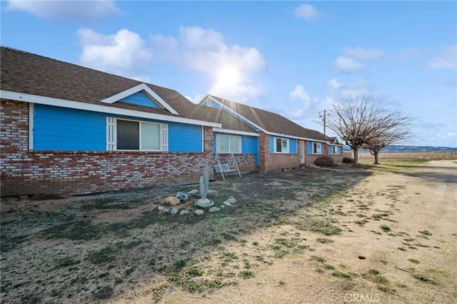 17050 Lancaster Road, Lancaster, CA 93536