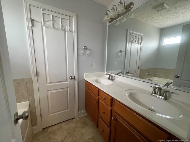 2144 Saint Nicholas Drive, Hope Mills, NC 28348