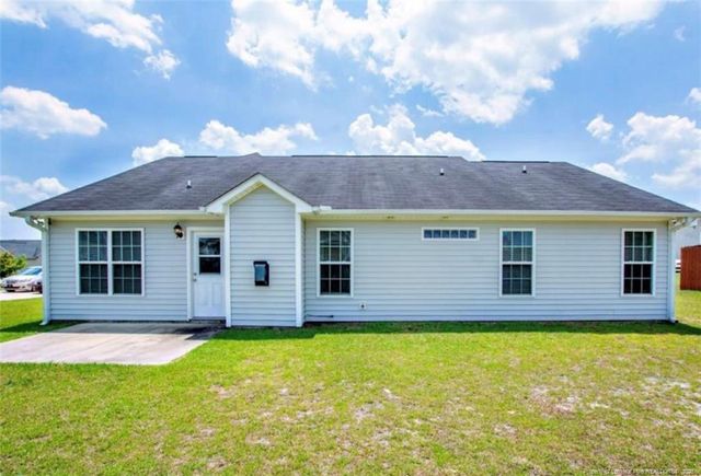 2144 Saint Nicholas Drive, Hope Mills, NC 28348