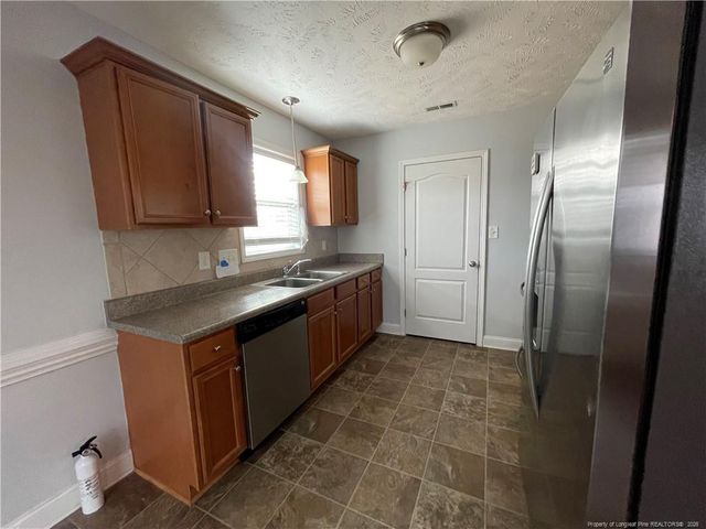 2144 Saint Nicholas Drive, Hope Mills, NC 28348