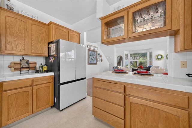 337 Village Drive, Dinuba, CA 93618