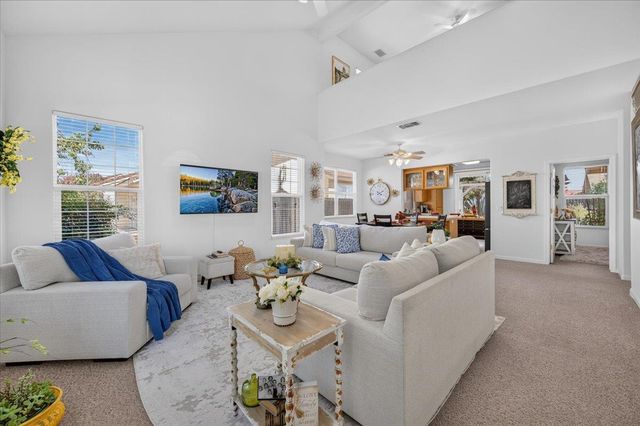 337 Village Drive, Dinuba, CA 93618